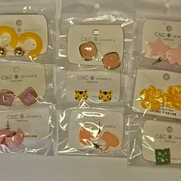 Bundle Of Stud Earrings - Picture 3 of 3